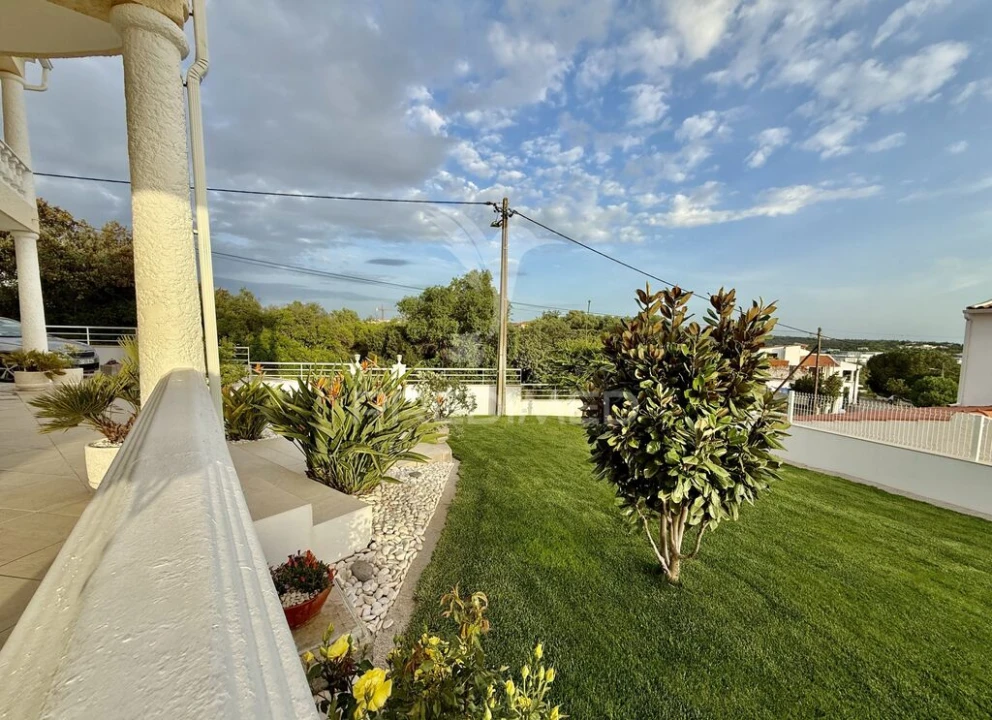 Moradia T9 para Venda em Loule (São Sebastião) Foto 10