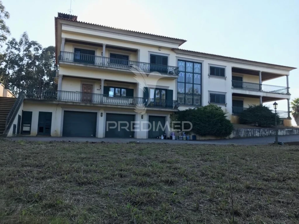 Moradia T7 para Venda em Bougado (São Martinho e Santiago) Foto 1