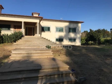 Moradia T7 para Venda em Bougado (São Martinho e Santiago)