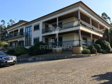 Moradia T7 para Venda em Bougado (São Martinho e Santiago)