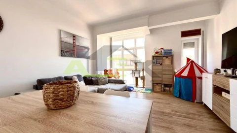 Apartamento T3 para Venda em Almada, Cova da Piedade, Pragal e Cacilhas