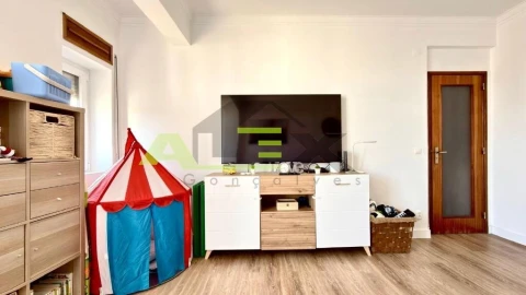 Apartamento T3 para Venda em Almada, Cova da Piedade, Pragal e Cacilhas