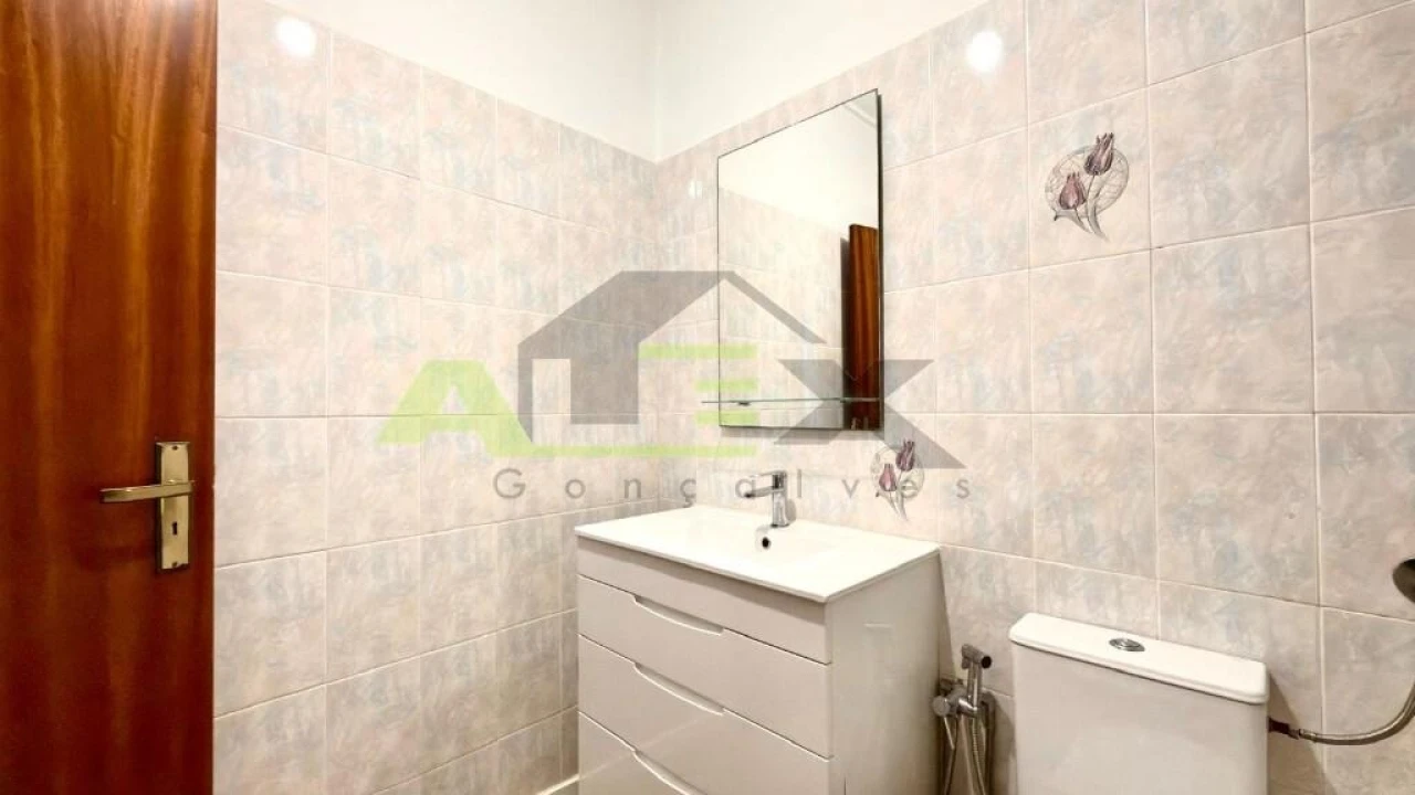 Apartamento T3 para Venda em Almada, Cova da Piedade, Pragal e Cacilhas Foto 17
