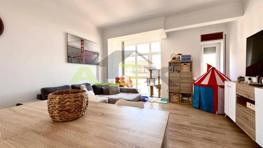 Apartamento T3 para Venda em Almada, Cova da Piedade, Pragal e Cacilhas Foto 5