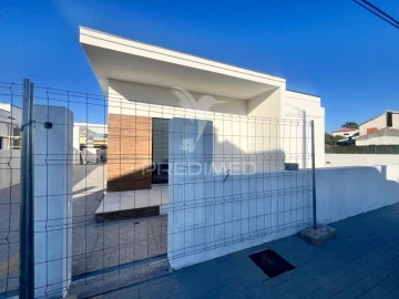 Moradia T3 para Venda em Fernao Ferro