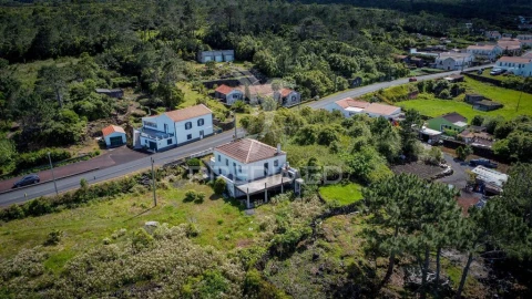 Moradia T3 para Venda em Santa Luzia