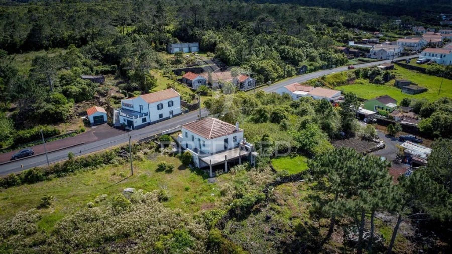 Moradia T3 para Venda em Santa Luzia