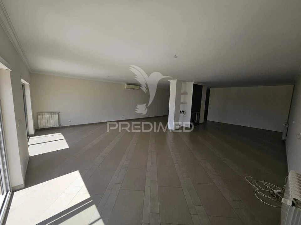 Moradia T4 para Venda em Assunção, Ajuda, Salvador e Santo Ildefonso Foto 13