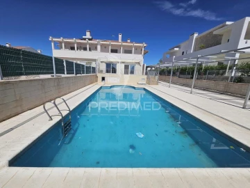 Moradia T4 para Venda em Assunção, Ajuda, Salvador e Santo Ildefonso