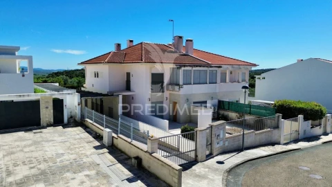 Moradia T4 para Venda em Assunção, Ajuda, Salvador e Santo Ildefonso