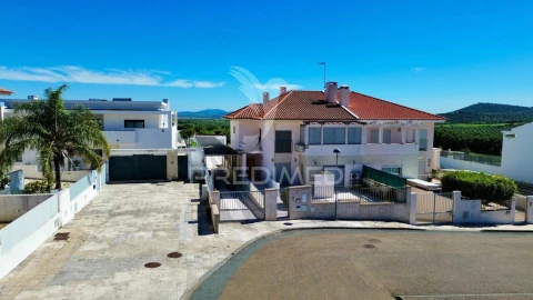 Moradia T4 para Venda em Assunção, Ajuda, Salvador e Santo Ildefonso