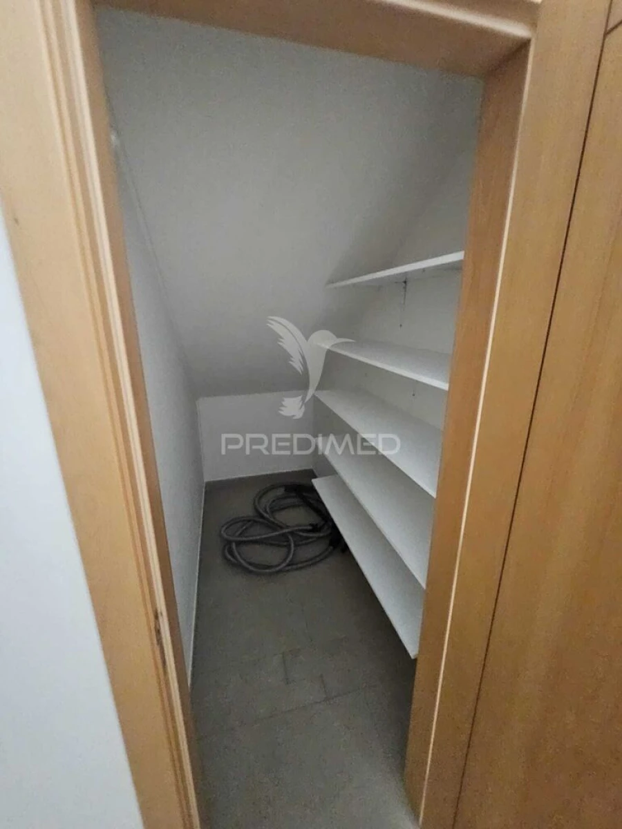 Moradia T4 para Venda em Assunção, Ajuda, Salvador e Santo Ildefonso Foto 17