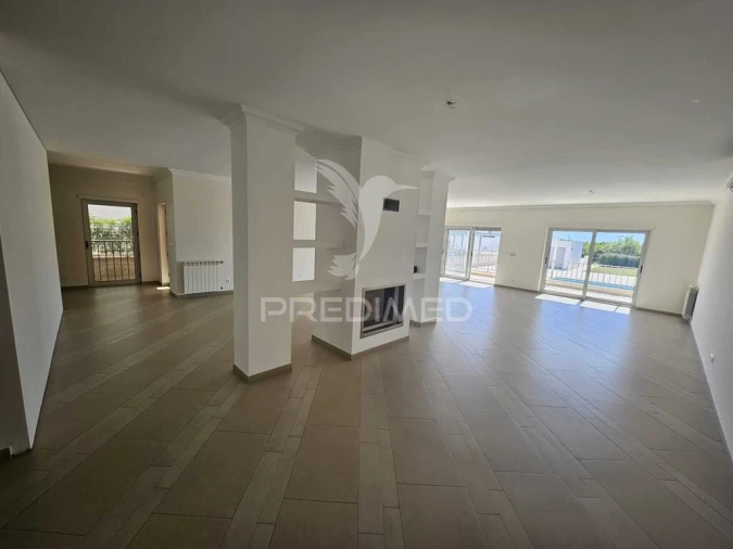 Moradia T4 para Venda em Assunção, Ajuda, Salvador e Santo Ildefonso Foto 12