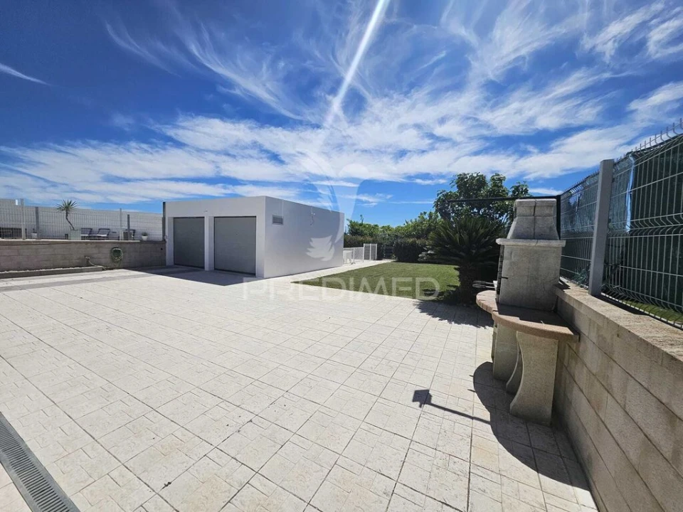 Moradia T4 para Venda em Assunção, Ajuda, Salvador e Santo Ildefonso Foto 9