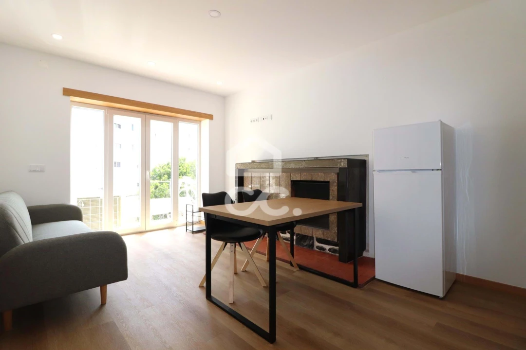 Moradia T12 para Venda em Santo Antonio dos Olivais Foto 25