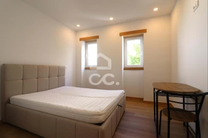 Moradia T12 para Venda em Santo Antonio dos Olivais