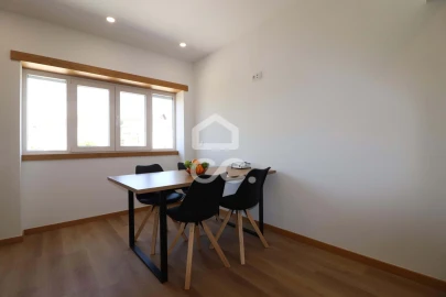 Moradia T12 para Venda em Santo Antonio dos Olivais