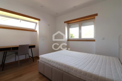 Moradia T12 para Venda em Santo Antonio dos Olivais