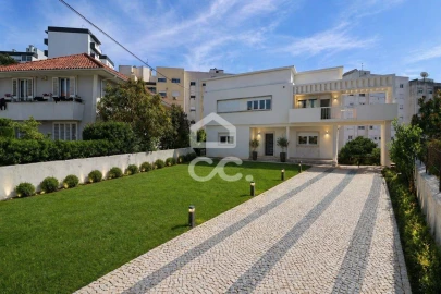 Moradia T12 para Venda em Santo Antonio dos Olivais