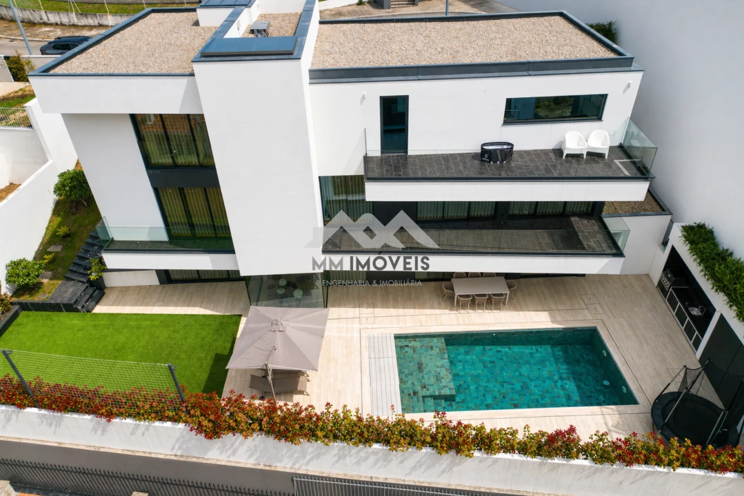 Moradia T5 para Venda em Rio Tinto Foto 21