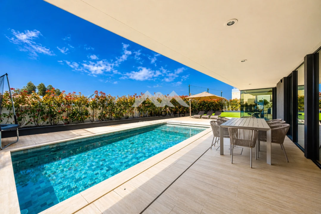 Moradia T5 para Venda em Rio Tinto Foto 4