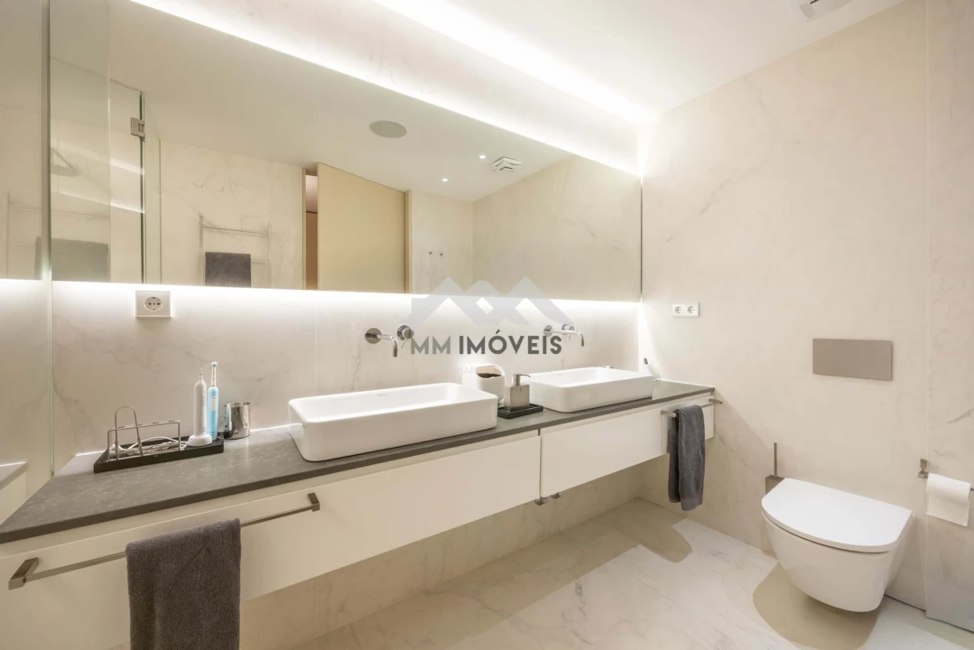 Moradia T5 para Venda em Rio Tinto Foto 40