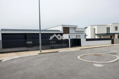 Moradia T5 para Venda em Rio Tinto