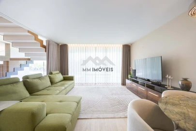 Moradia T5 para Venda em Rio Tinto