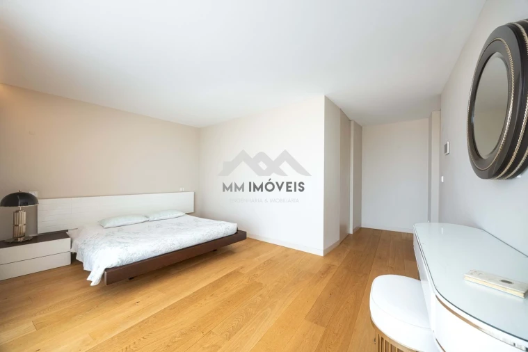 Moradia T5 para Venda em Rio Tinto Foto 49