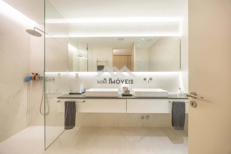 Moradia T5 para Venda em Rio Tinto Foto 55