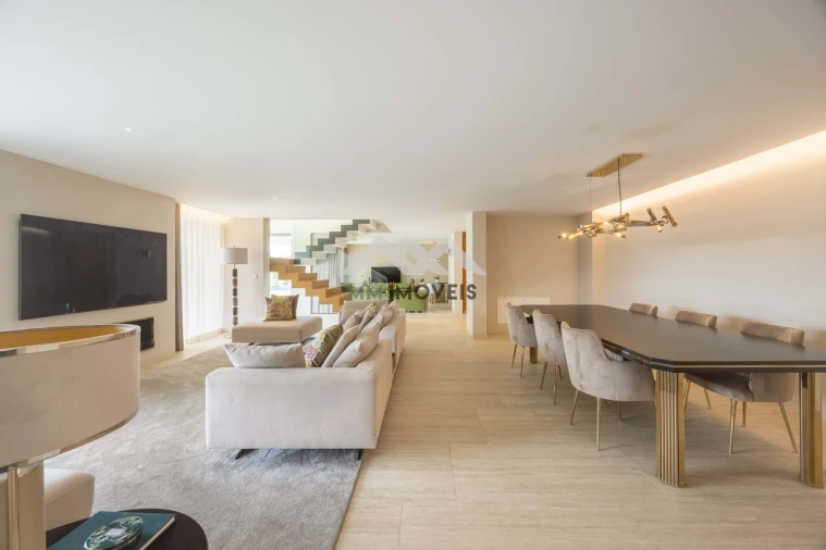 Moradia T5 para Venda em Rio Tinto Foto 32