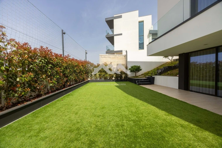 Moradia T5 para Venda em Rio Tinto Foto 8