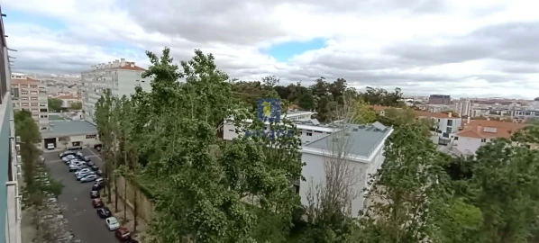 Apartamento T3 para Venda em Benfica