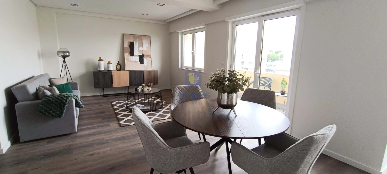 Apartamento T3 para Venda em Benfica Foto 1