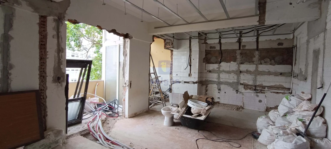 Apartamento T3 para Venda em Benfica Foto 5