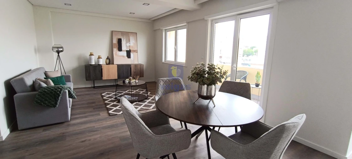 Apartamento T3 para Venda em Benfica Foto 2