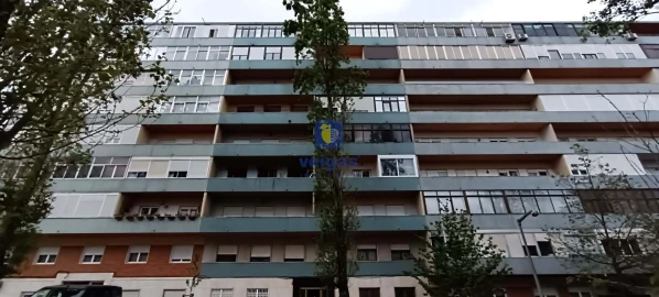 Apartamento T3 para Venda em Benfica