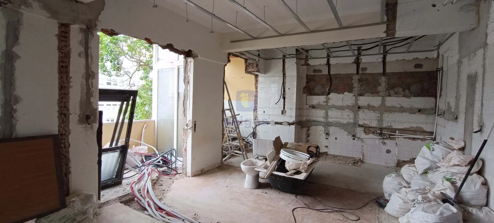 Apartamento T3 para Venda em Benfica Foto 53