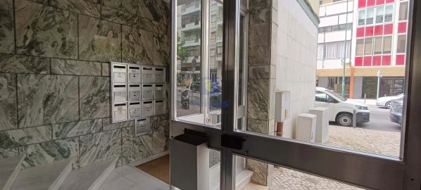 Apartamento T3 para Venda em Benfica