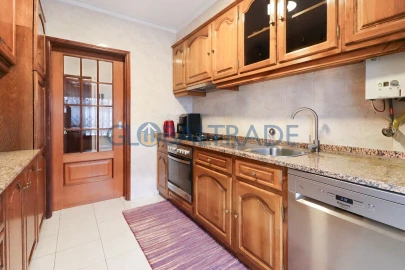 Apartamento T2 para Venda em Serzedo e Perosinho