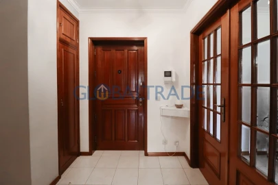Apartamento T2 para Venda em Serzedo e Perosinho