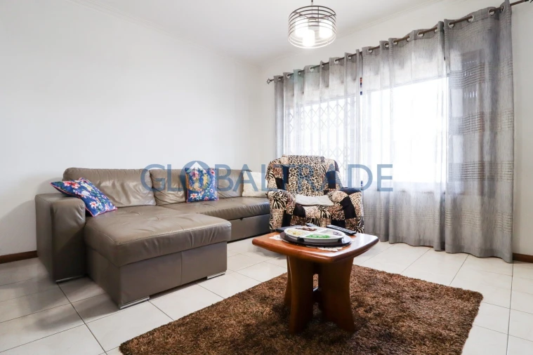 Apartamento T2 para Venda em Serzedo e Perosinho Foto 11