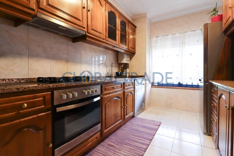 Apartamento T2 para Venda em Serzedo e Perosinho Foto 16