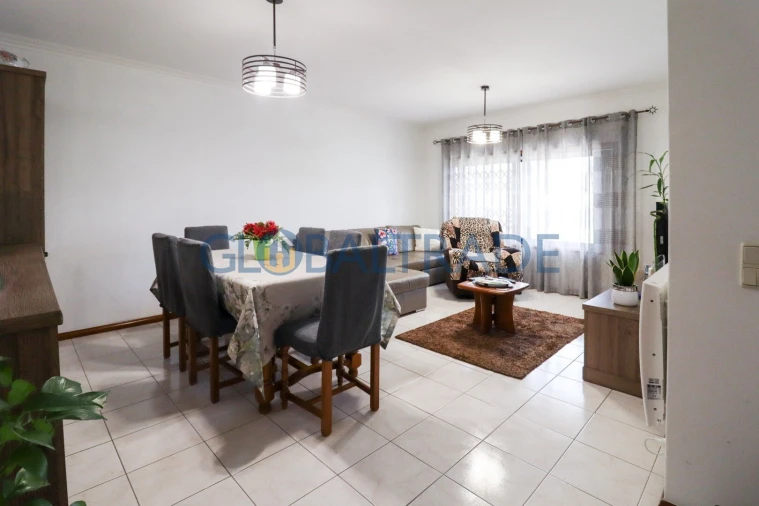 Apartamento T2 para Venda em Serzedo e Perosinho Foto 8