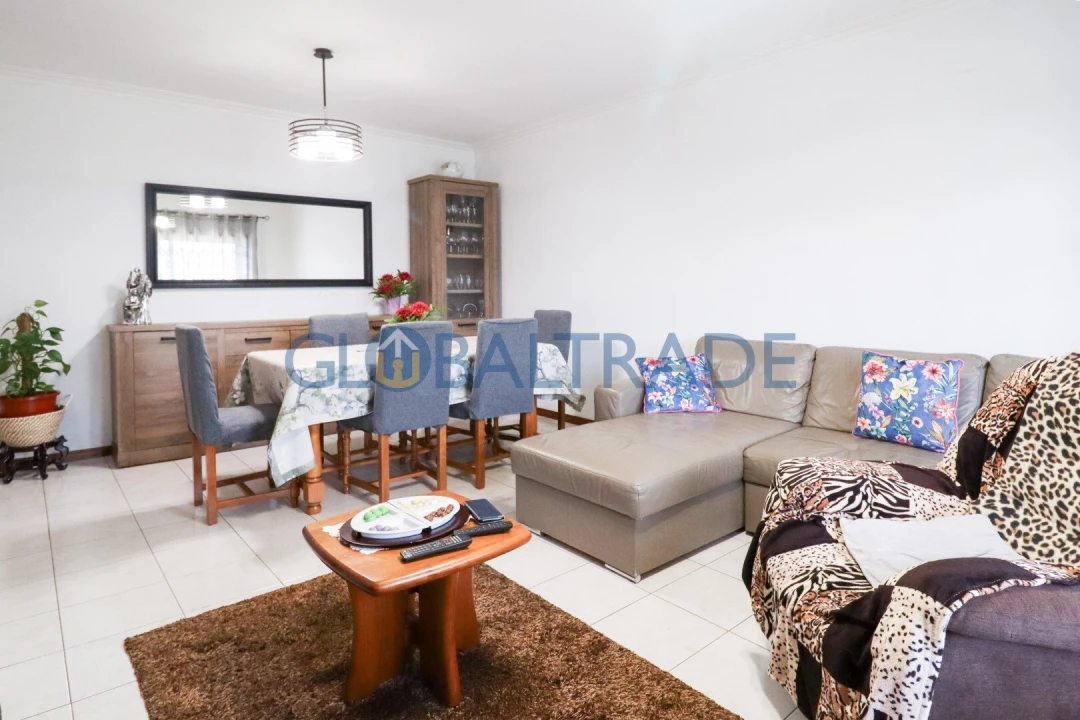 Apartamento T2 para Venda em Serzedo e Perosinho Foto 12