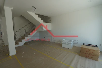 Moradia T3 para Venda em Atalaia e Alto Estanqueiro-Jardia