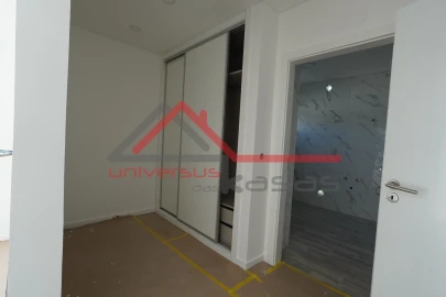 Moradia T3 para Venda em Atalaia e Alto Estanqueiro-Jardia