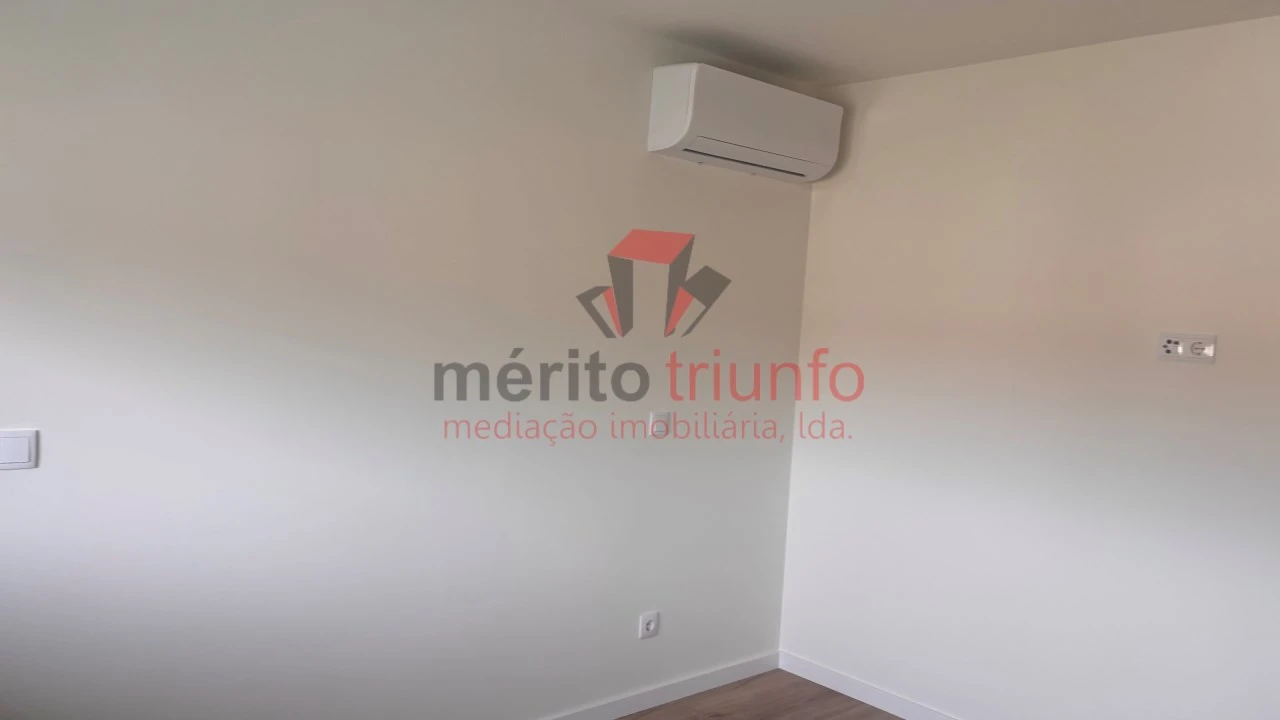 Apartamento T1 para Venda em Vila Nova de Famalicão e Calendário Foto 14