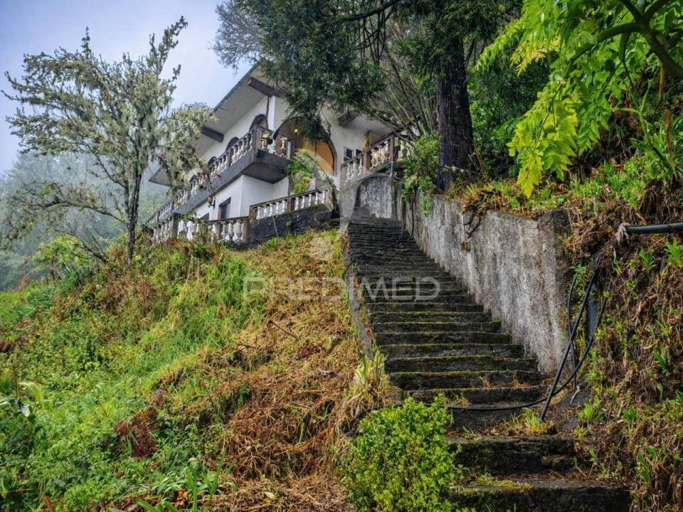 Moradia T4 para Venda em São Roque do Faial Foto 4