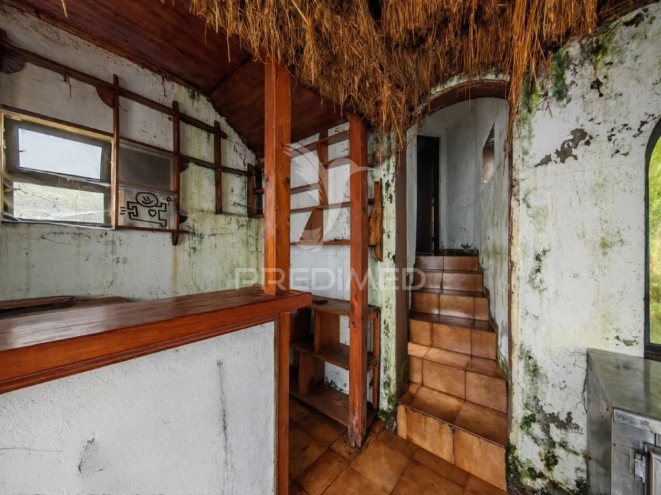 Moradia T4 para Venda em São Roque do Faial Foto 9